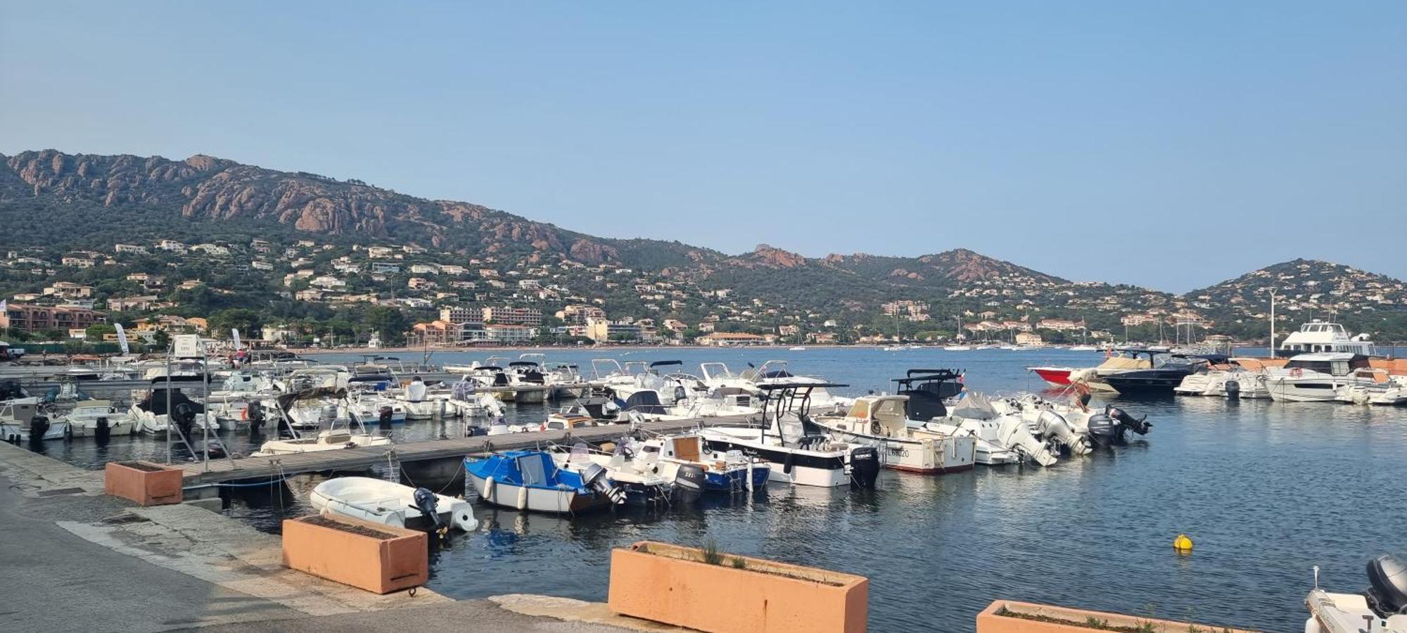 Agay Cap Esterel Le Hameau F2 Clim Plein Sud Dernier Etage Magnifique Vue Mer Saint-Raphael  Exterior photo