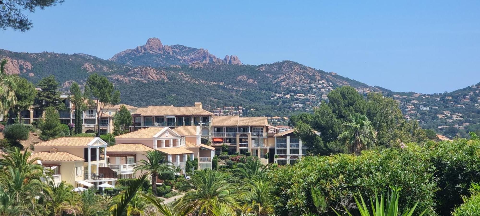 Agay Cap Esterel Le Hameau F2 Clim Plein Sud Dernier Etage Magnifique Vue Mer Saint-Raphael  Exterior photo
